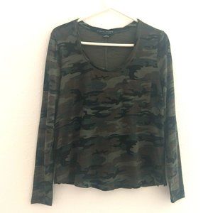Social Standard By Sanctuary Top Size M Green Camo Long Sleeve Scoop Neck Tee